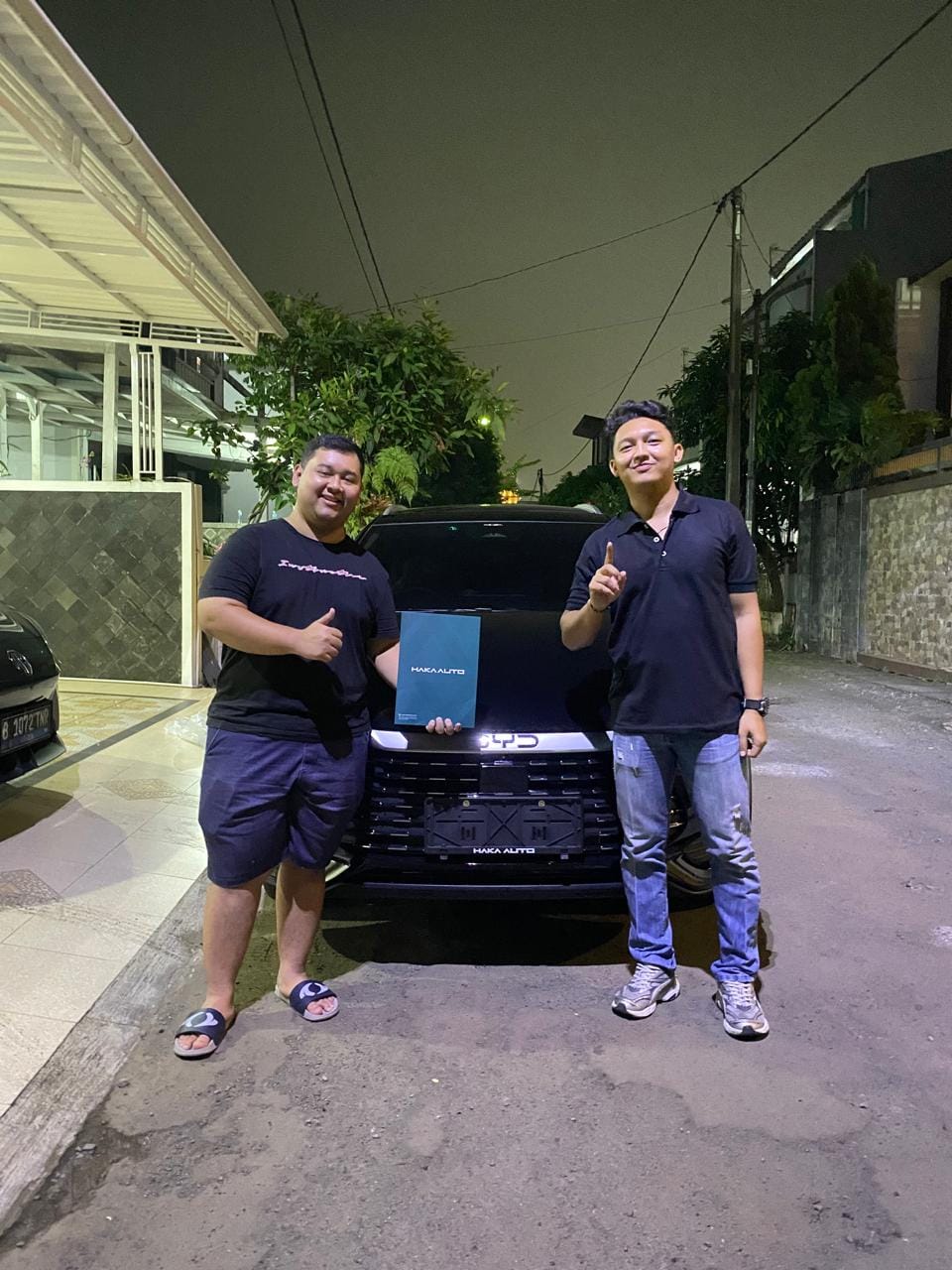 Delivery BYD M6 Black Cibubur
